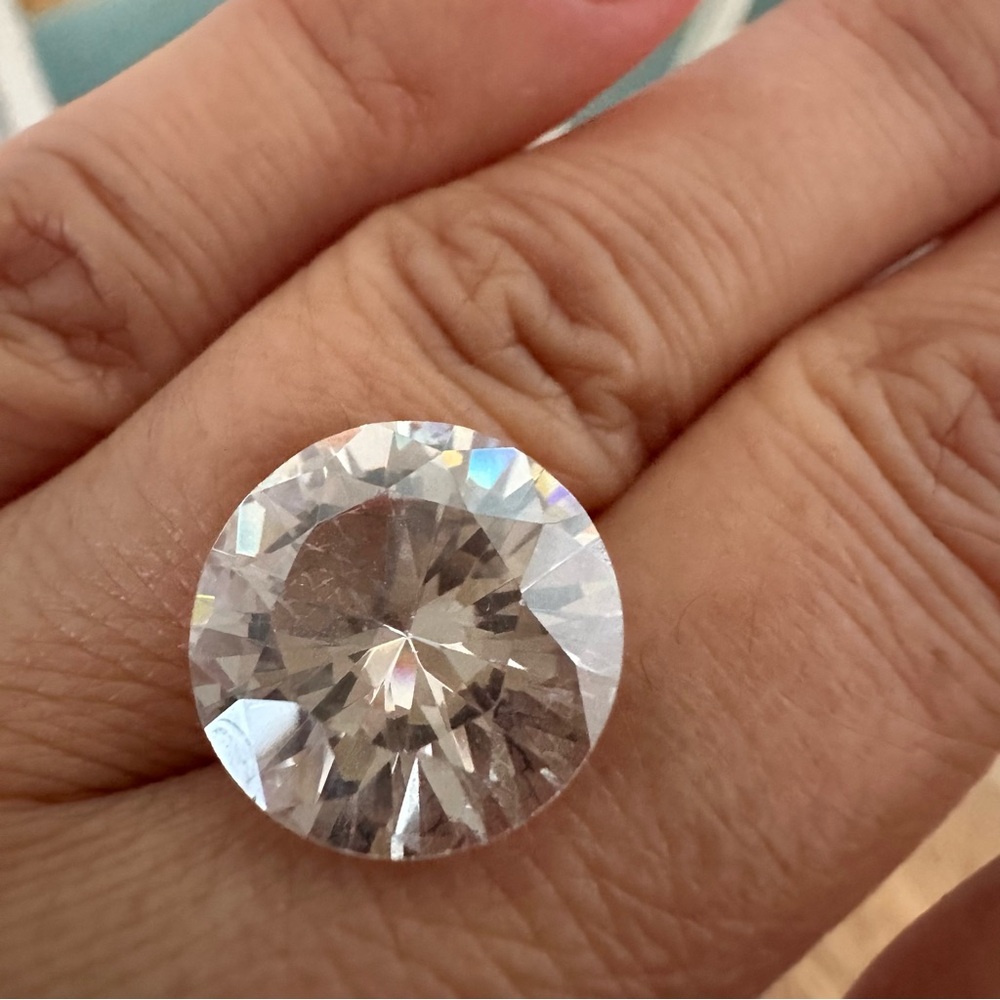 CZ Cubic Zirconia large stone